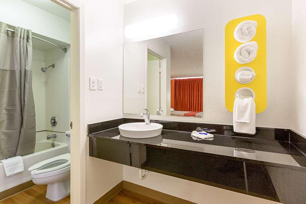 Hotel 6 Baton Rouge Southeast Prairieville