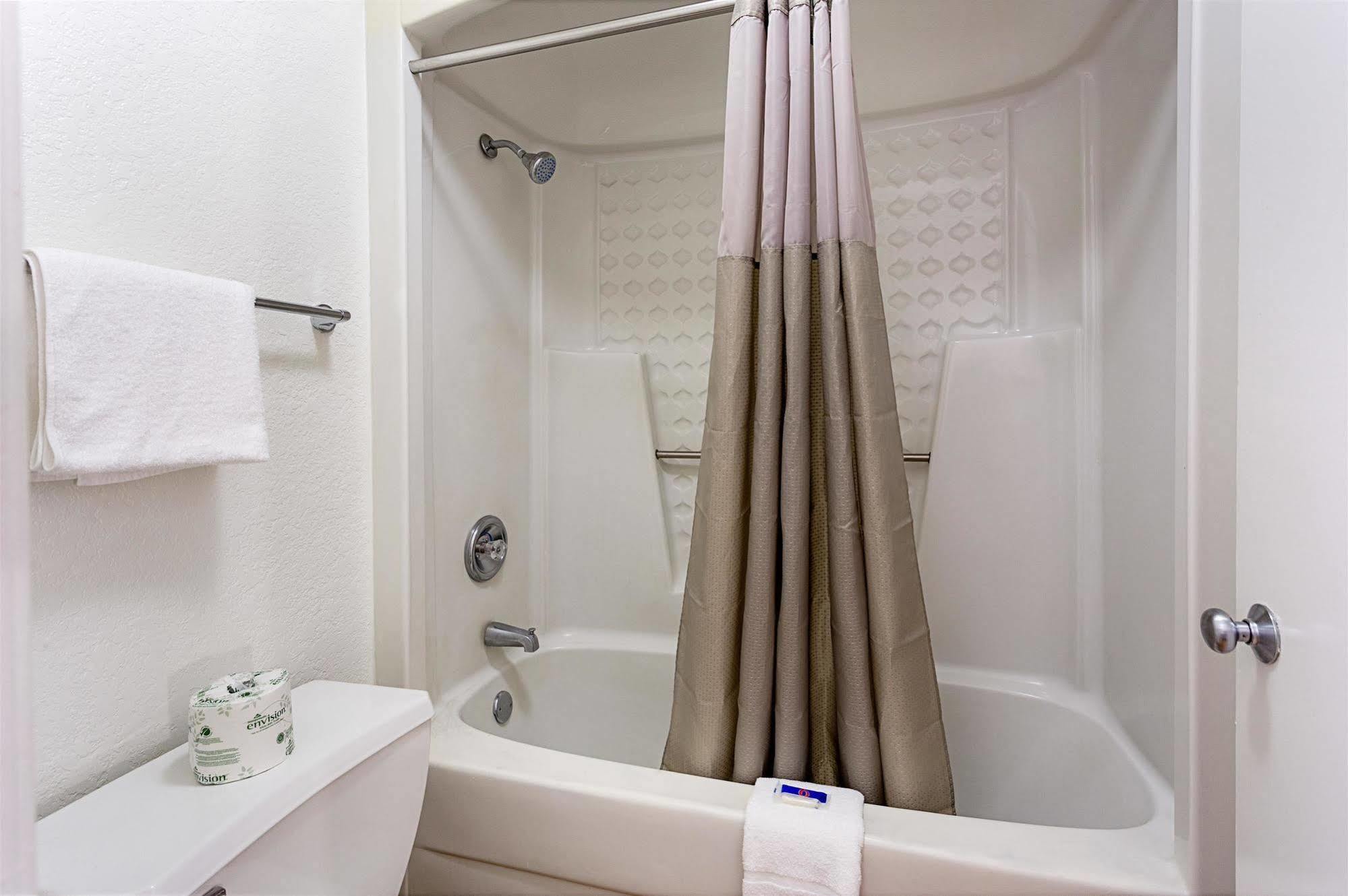 Hotel 6 Baton Rouge Southeast Prairieville
