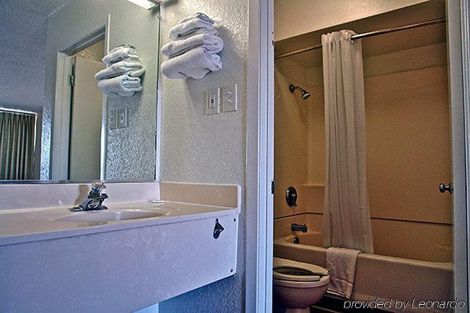 6 Baton Rouge Southeast Hotel