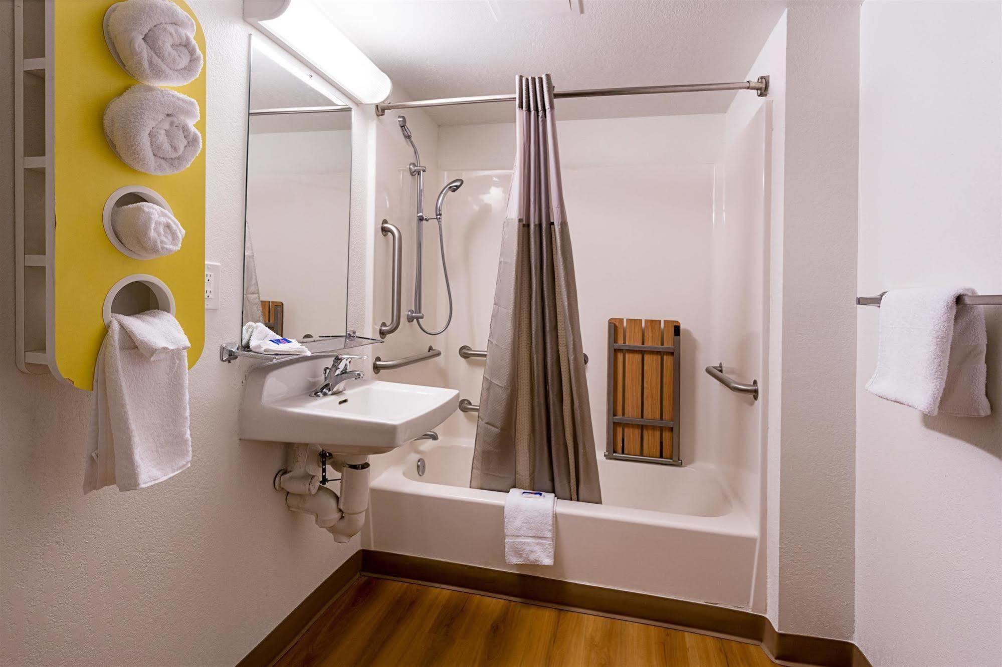 Hotel 6 Baton Rouge Southeast