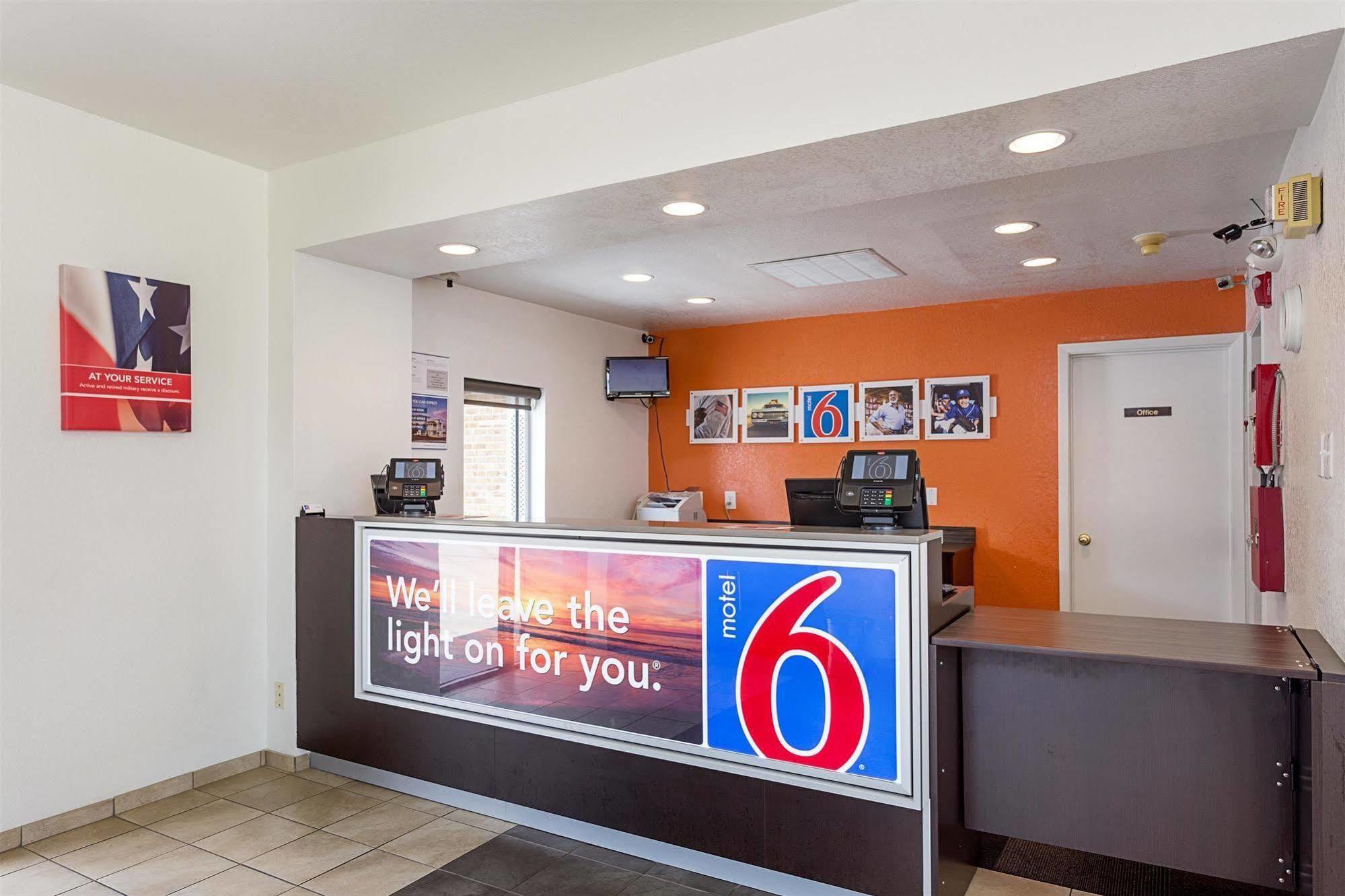 Hotel 6 Baton Rouge Southeast Prairieville